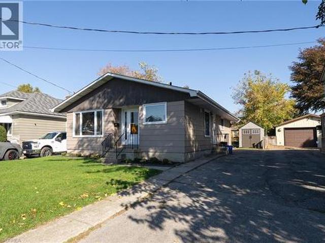 House for sale in Eagle Place, Brantford