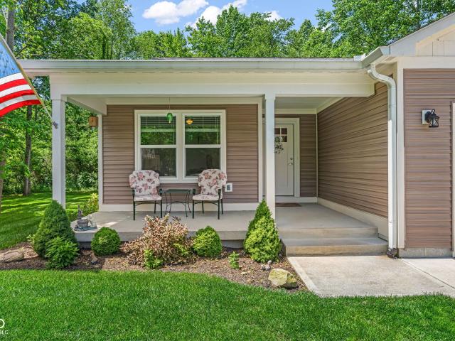 House for sale in Coatesville, Indiana