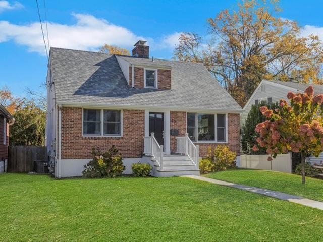House for sale in Cos Cob, Connecticut