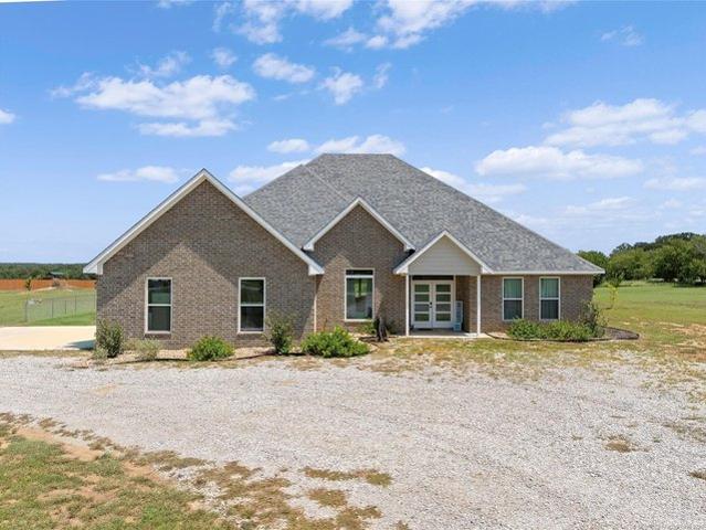 House for sale in Lone Grove, Carter County