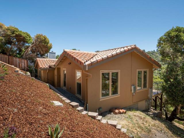 House for rent in Hillsborough