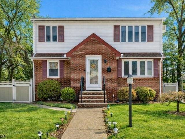 House for sale in Rochelle Park, New Jersey