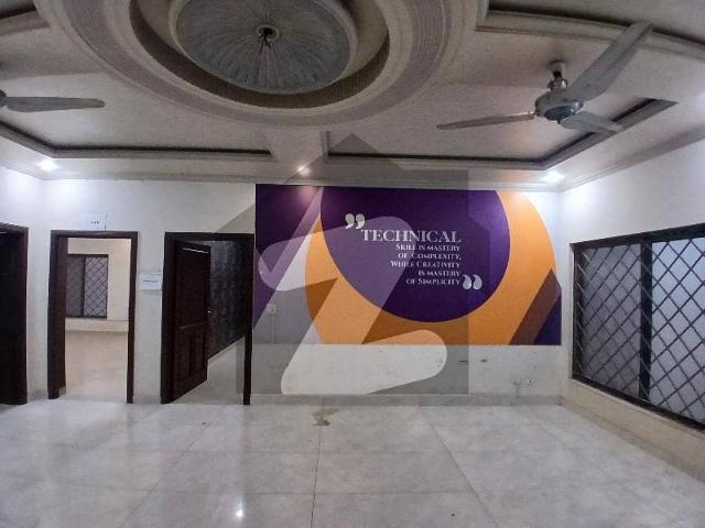 Building for rent in Faisalabad, Islamabad Capital Territory