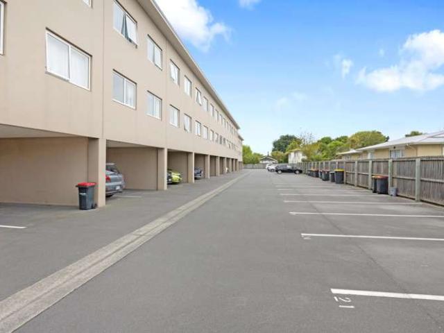 Apartment for sale in Heathcote, Canterbury