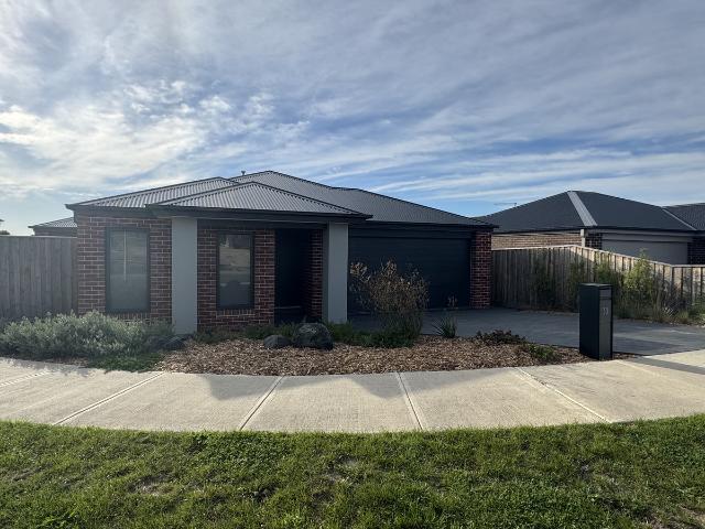 House for rent in Churchill, Victoria