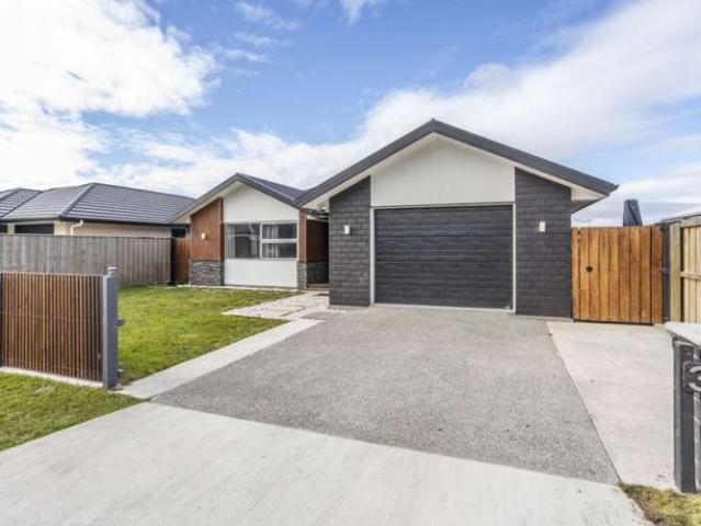 Property for sale in Woodend, Canterbury