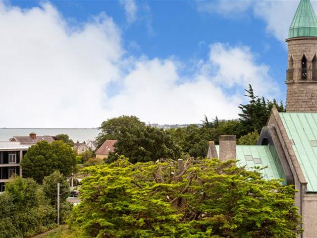 Flat for sale in Ballsbridge
