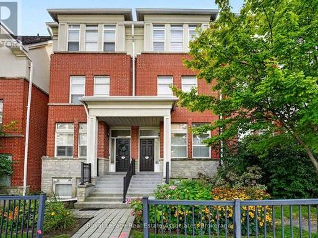 Townhouse for sale in Woburn, Ontario