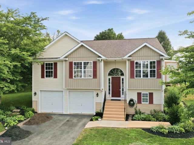 House for sale in Charles Town, West Virginia