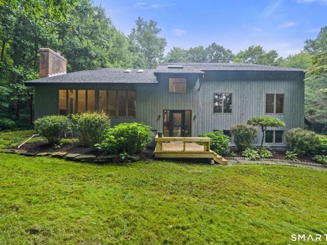 House for sale in Simsbury, Connecticut