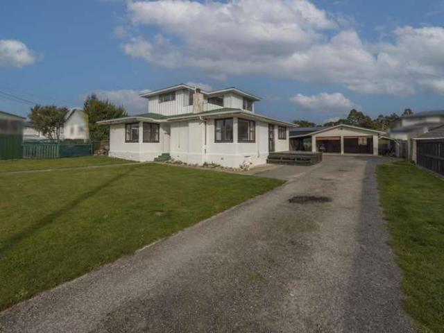 House for sale in Otakou