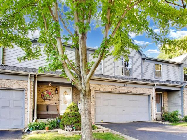 Townhouse for sale in Mchenry, Illinois