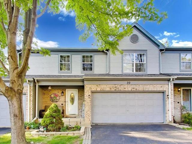Townhouse for sale in Mchenry, Illinois