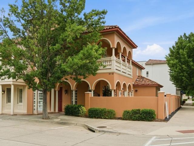 Townhouse for sale in Colleyville, Texas
