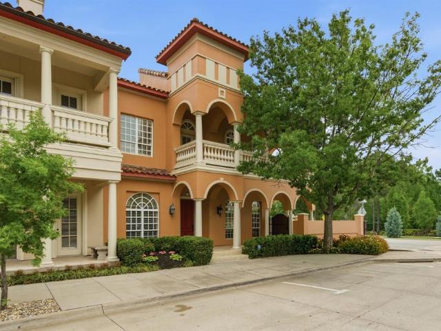 Townhouse for sale in Colleyville, Texas