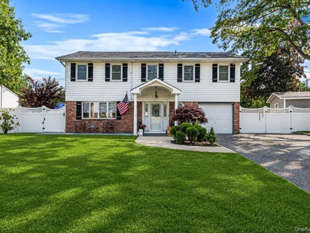House for sale in Huntington, New York