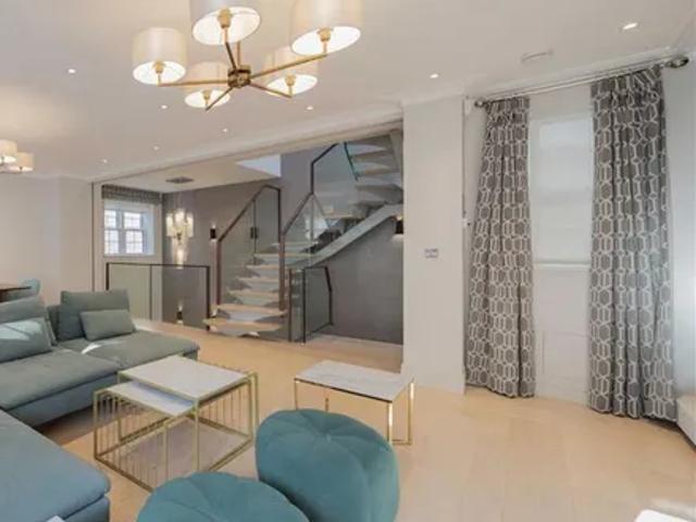 House for rent in Brompton, Greater London