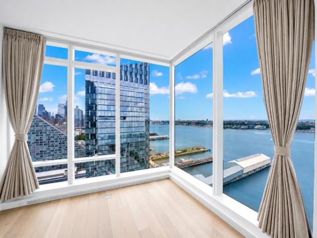 Condo for rent in Arverne, New York