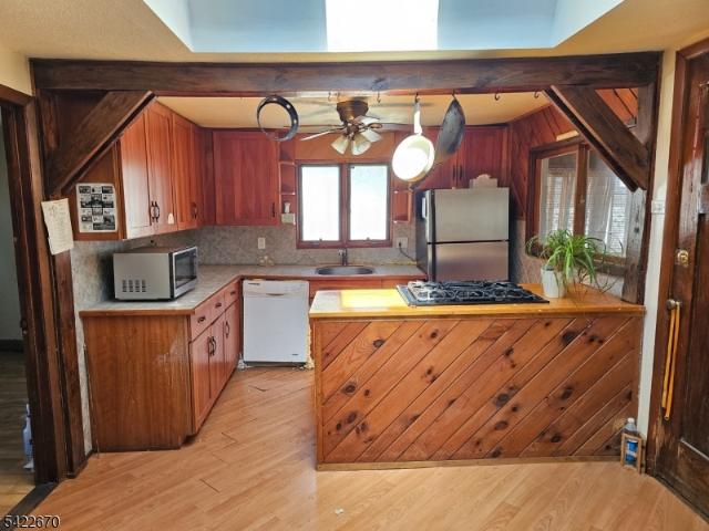 House for sale in Oakland, New Jersey
