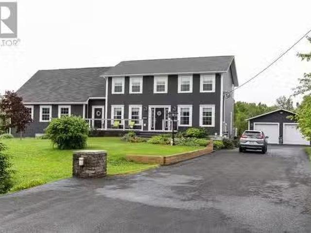House for sale in Pouch Cove, Newfoundland And Labrador