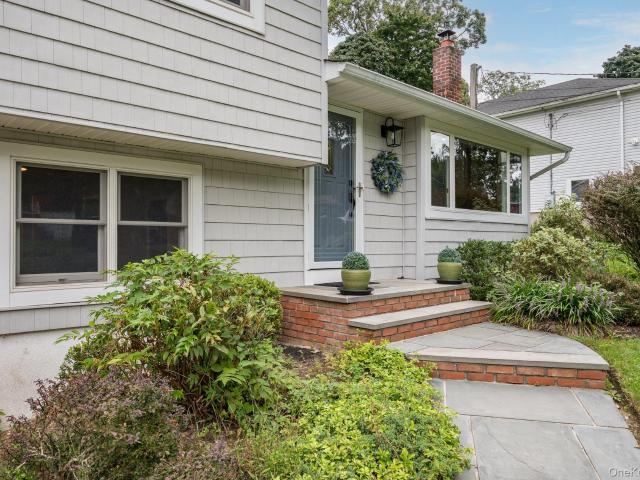 House for sale in West Hills, Town of Huntington