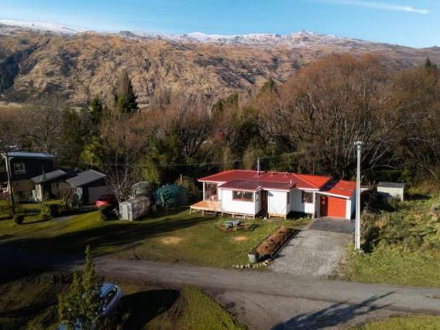 House for sale in Otakou