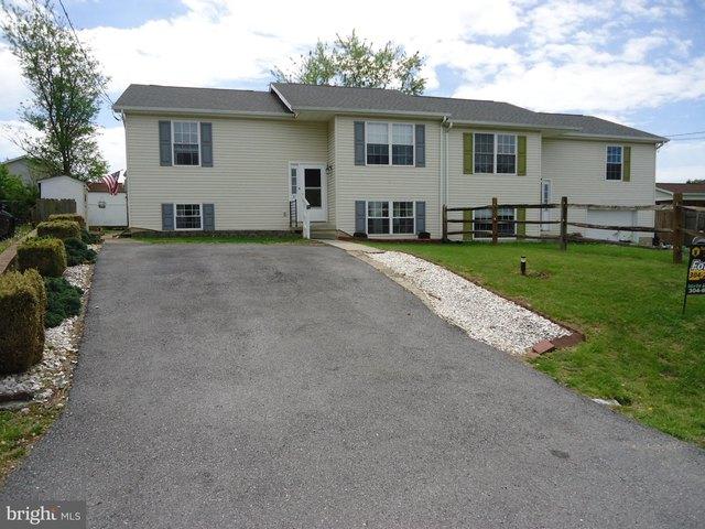 Townhouse for sale in Bunker Hill, West Virginia