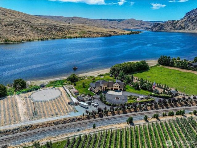 House for sale in Pateros, Washington