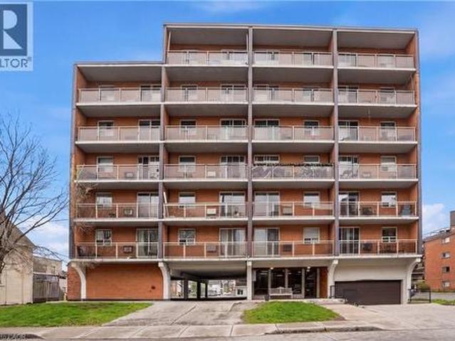 Condo for sale in Eastmount, Hamilton