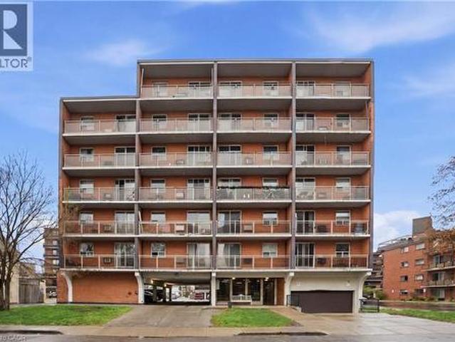 Condo for sale in Eastmount, Hamilton