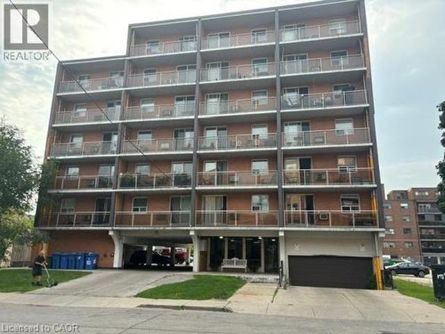 Property for rent in Eastmount, Hamilton