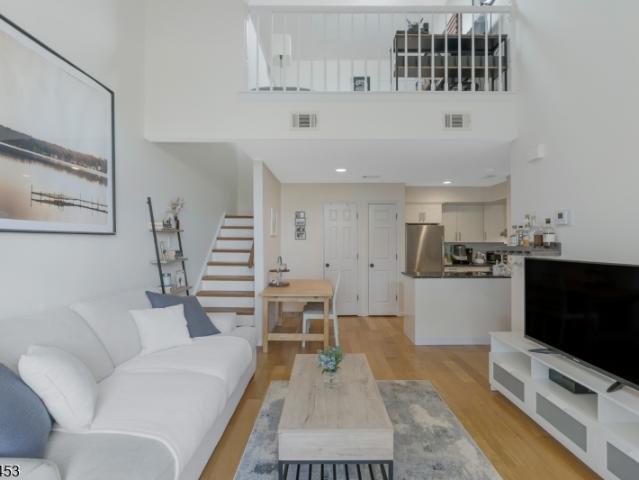 Condo for sale in Pluckemin, New Jersey