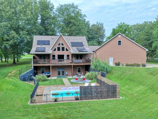House for sale in Harrisburg, Illinois
