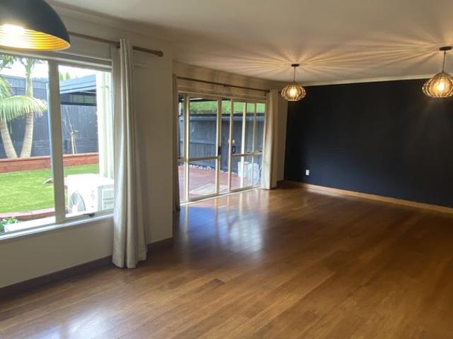 House for rent in Blockhouse Bay, Oroua County