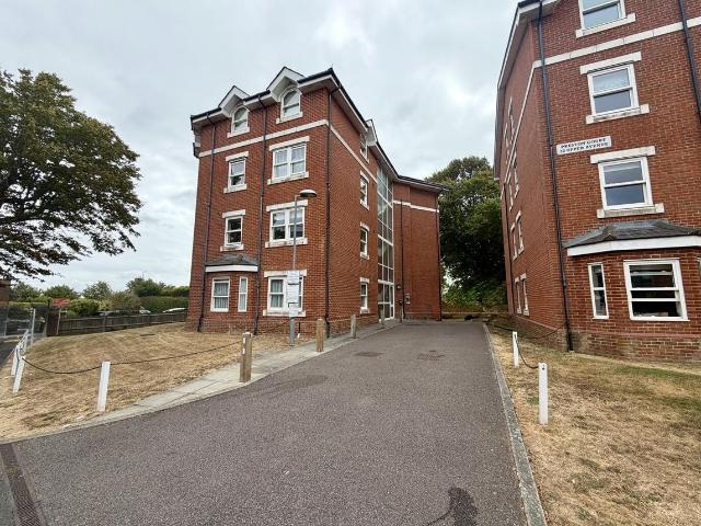 Apartment for rent in Bridgemere, Eastbourne