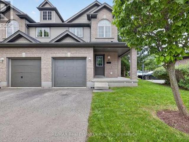 Townhouse for sale in Guelph, Ontario