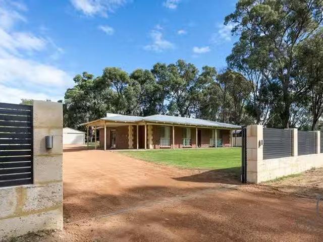 House for rent in Greenfields