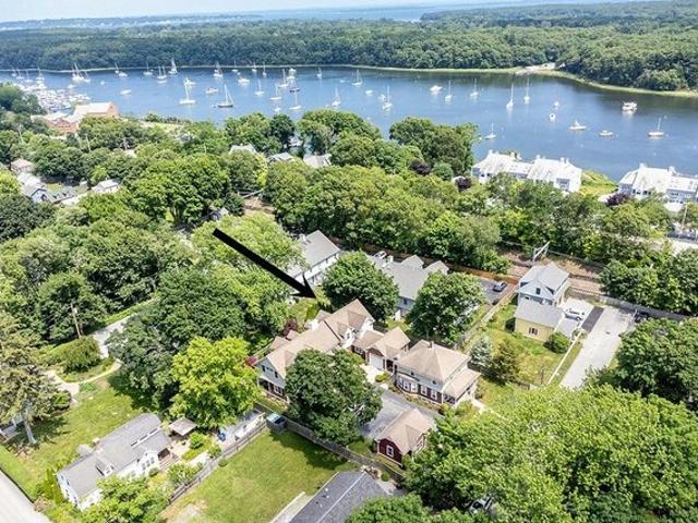 Townhouse for sale in East Greenwich, Rhode Island