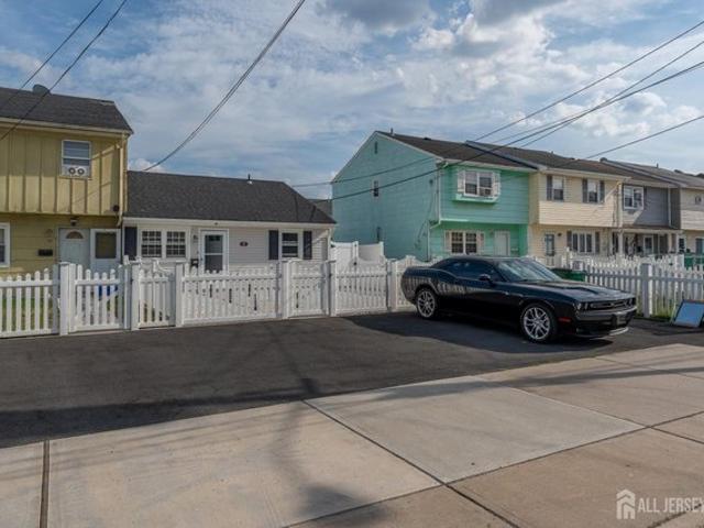 House for sale in Carteret, New Jersey