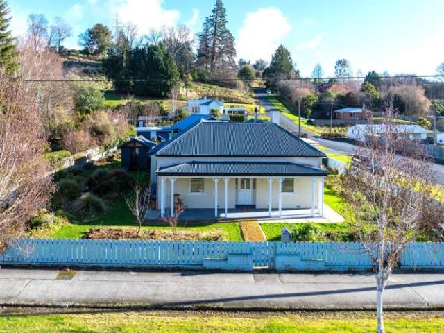 House for sale in Otakou