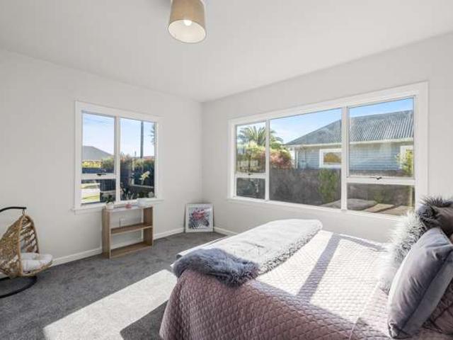 House for sale in Chaslands, Canterbury