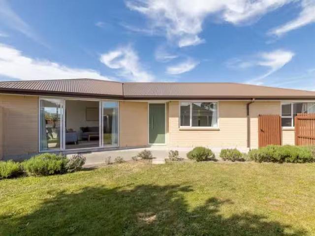 House for sale in Chaslands, Canterbury