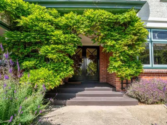 House for sale in Otakou