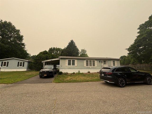 House for sale in Aquebogue, New York