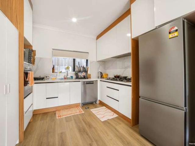 Townhouse for sale in Mount Roskill