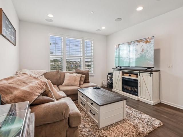 Townhouse for sale in Warrenville
