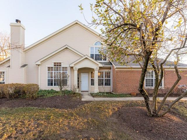 Townhouse for sale in Warrenville, Illinois