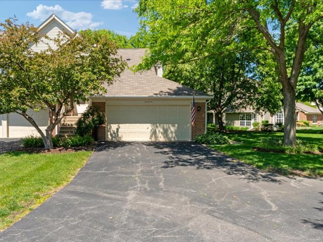 Condo for sale in Warrenville