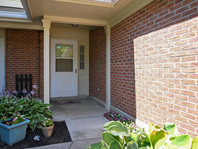 Townhouse for sale in Warrenville, Illinois