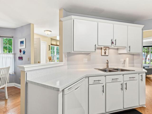 Townhouse for sale in Warrenville, Illinois